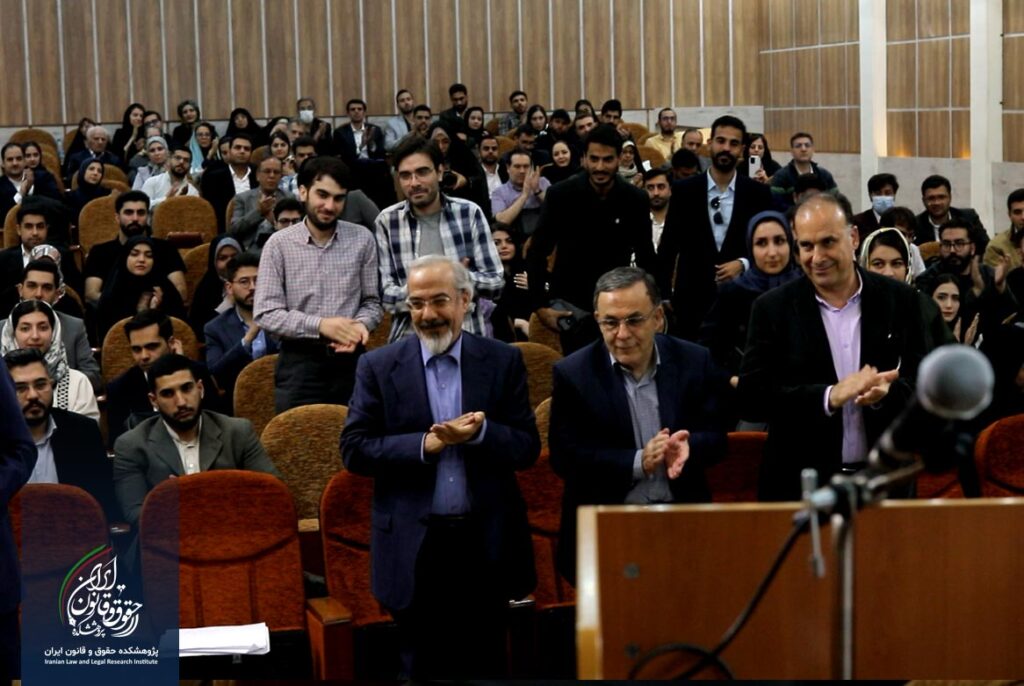 نخستین جشنواره پایان نامه برتر حقوقی