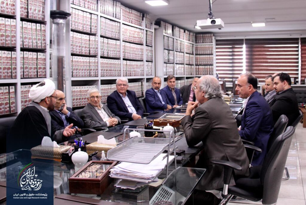 بازدید حجت الاسلام و المسلمین عبدالرضا ایزدپناه، نماینده ولی‌فقیه در موسسه اطلاعات از پژوهشکده حقوق و قانون ایران
